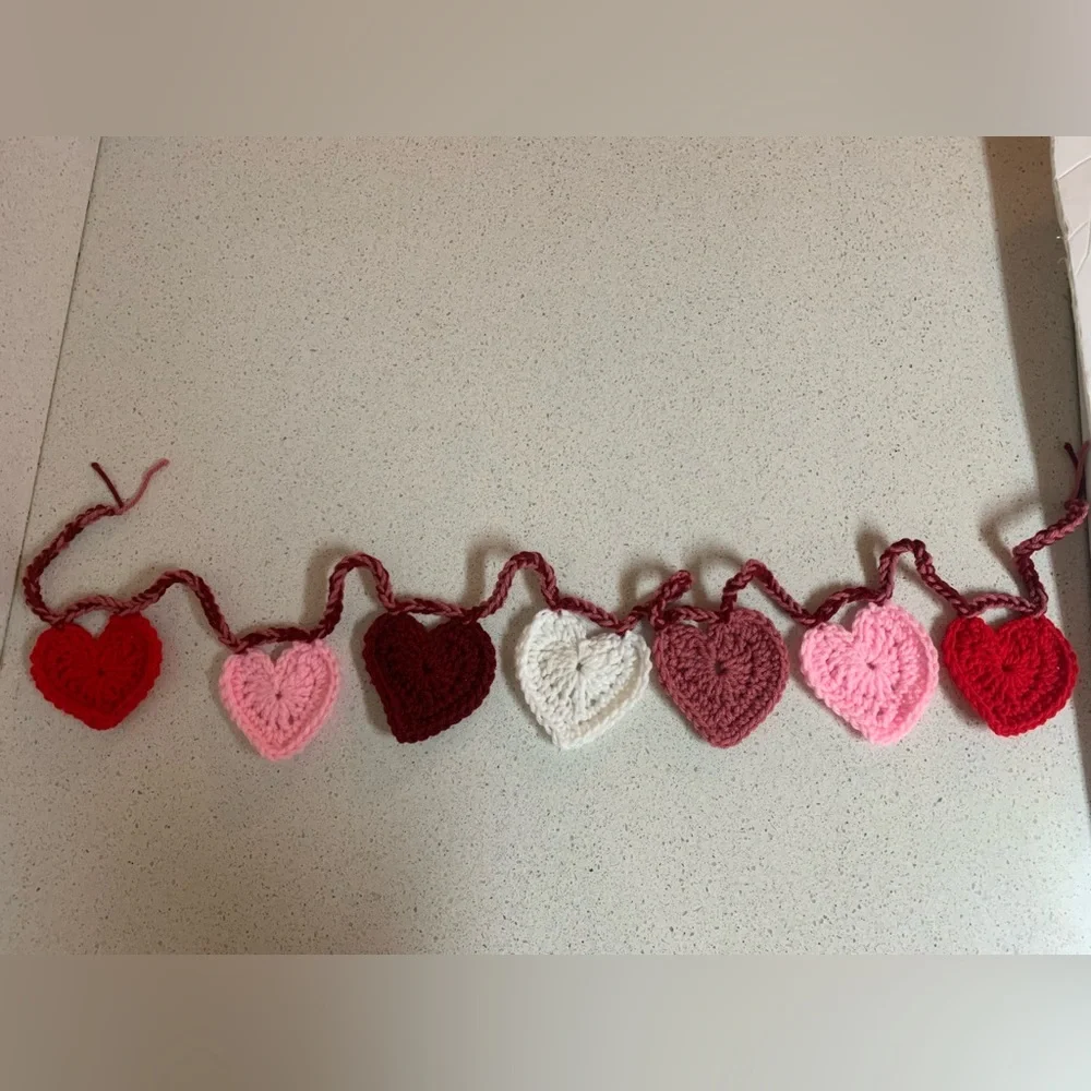 Valentines Hearts Seven Garland New Pink, Red, Mauve, White & Burgundy Handmade